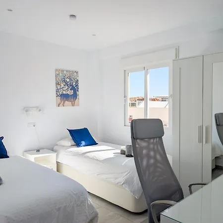 Amazingly Located 2 Bedroom In Boliches شقة
