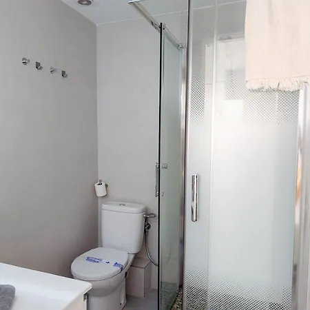 شقة Amazingly Located 2 Bedroom In Boliches فوينخيرولا