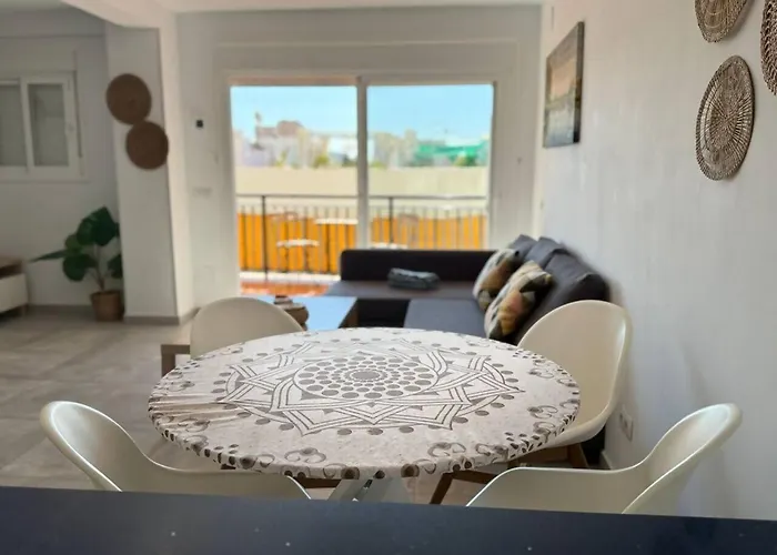Amazingly Located 2 Bedroom In Boliches شقة فوينخيرولا