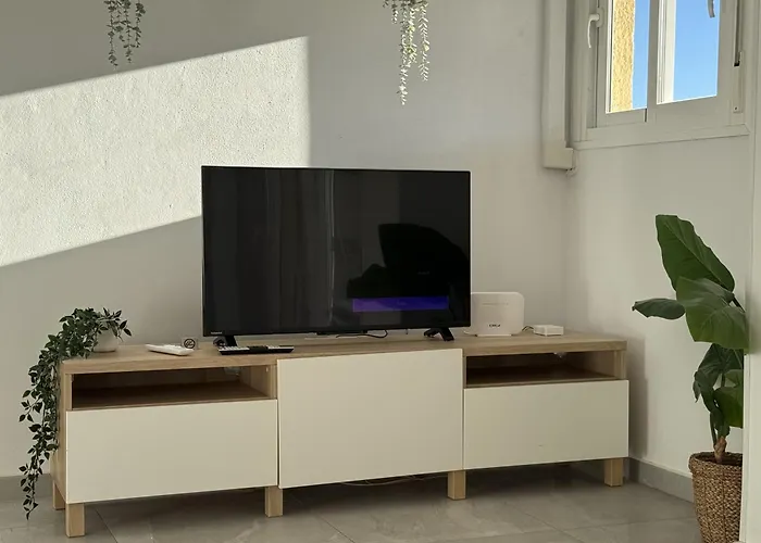 شقة Amazingly Located 2 Bedroom In Boliches فوينخيرولا