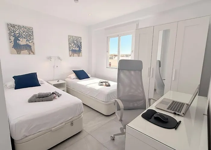 Amazingly Located 2 Bedroom In Boliches فوينخيرولا