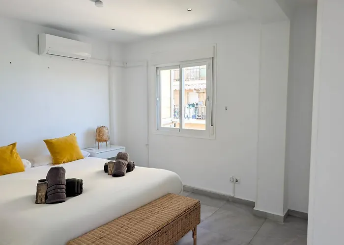 Amazingly Located 2 Bedroom In Boliches *