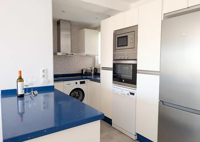 شقة Amazingly Located 2 Bedroom In Boliches فوينخيرولا
